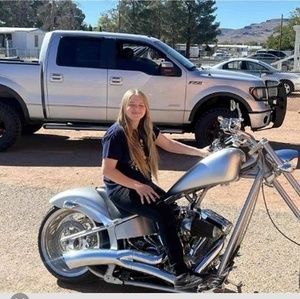 Meet your Posher, Manuel